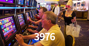 3976